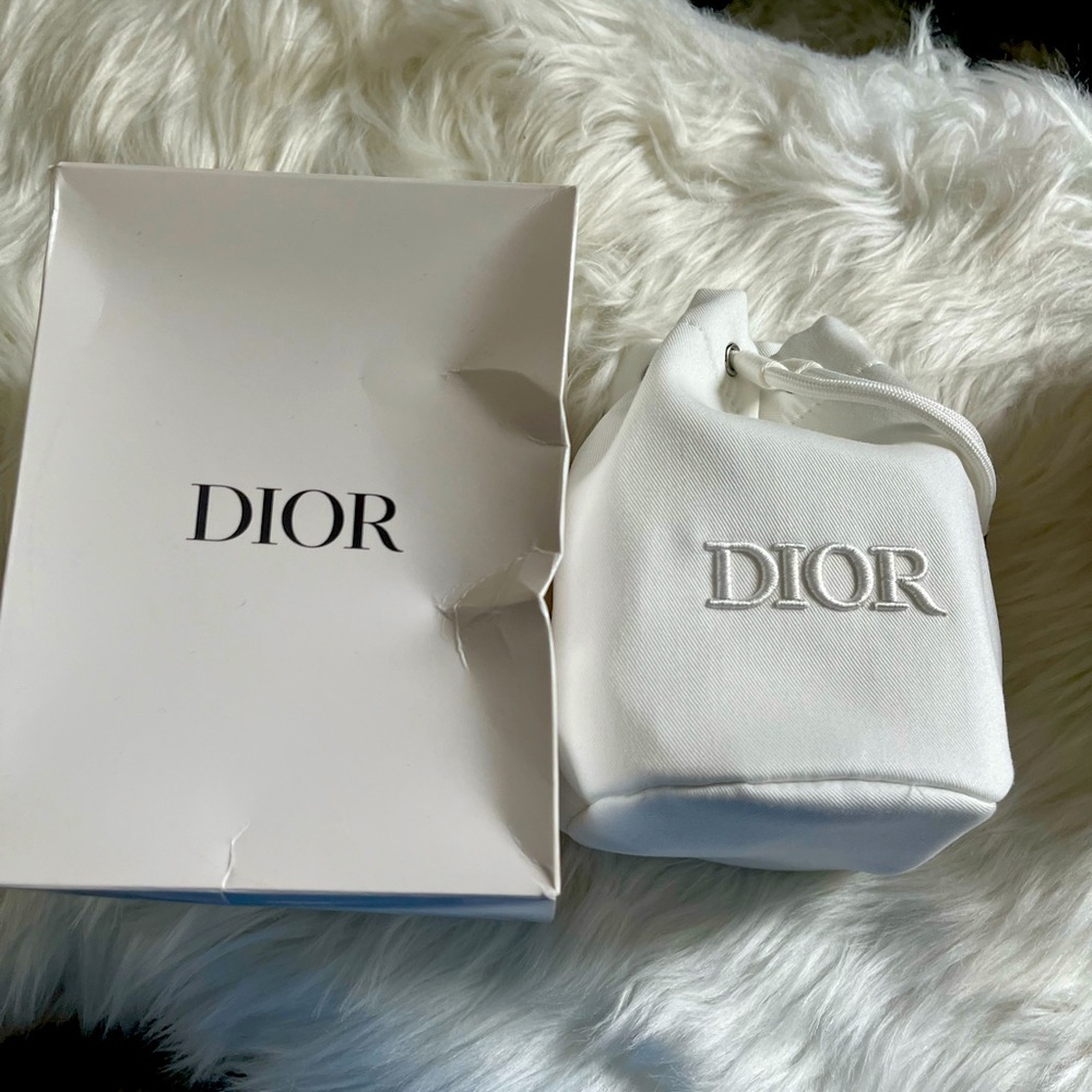 Dior bucket pouch